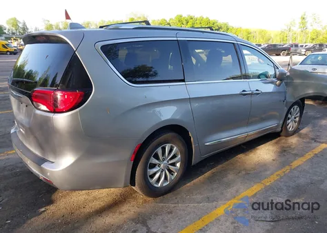 2019 Chrysler Pacifica Touring L из США, поврежденный, VIN 2C4RC1BG1KR665917